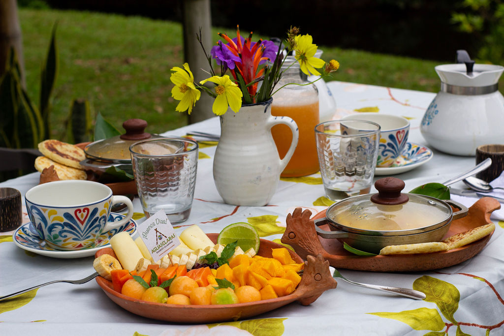 Desayunos incluidos en Glamping Bamboo Aguas Claras Ecolodge